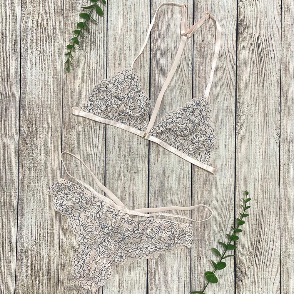 🌸 Clearance! 🌸 Pink Lace Bra and Panty Set Size Small